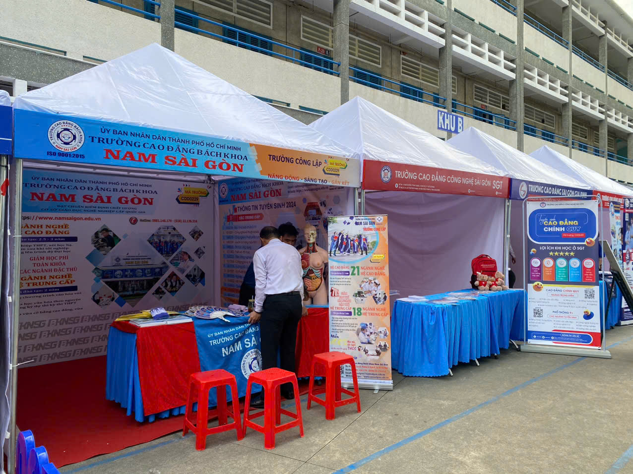 Cho thuê lều bạt trường cao đẳng, đại học